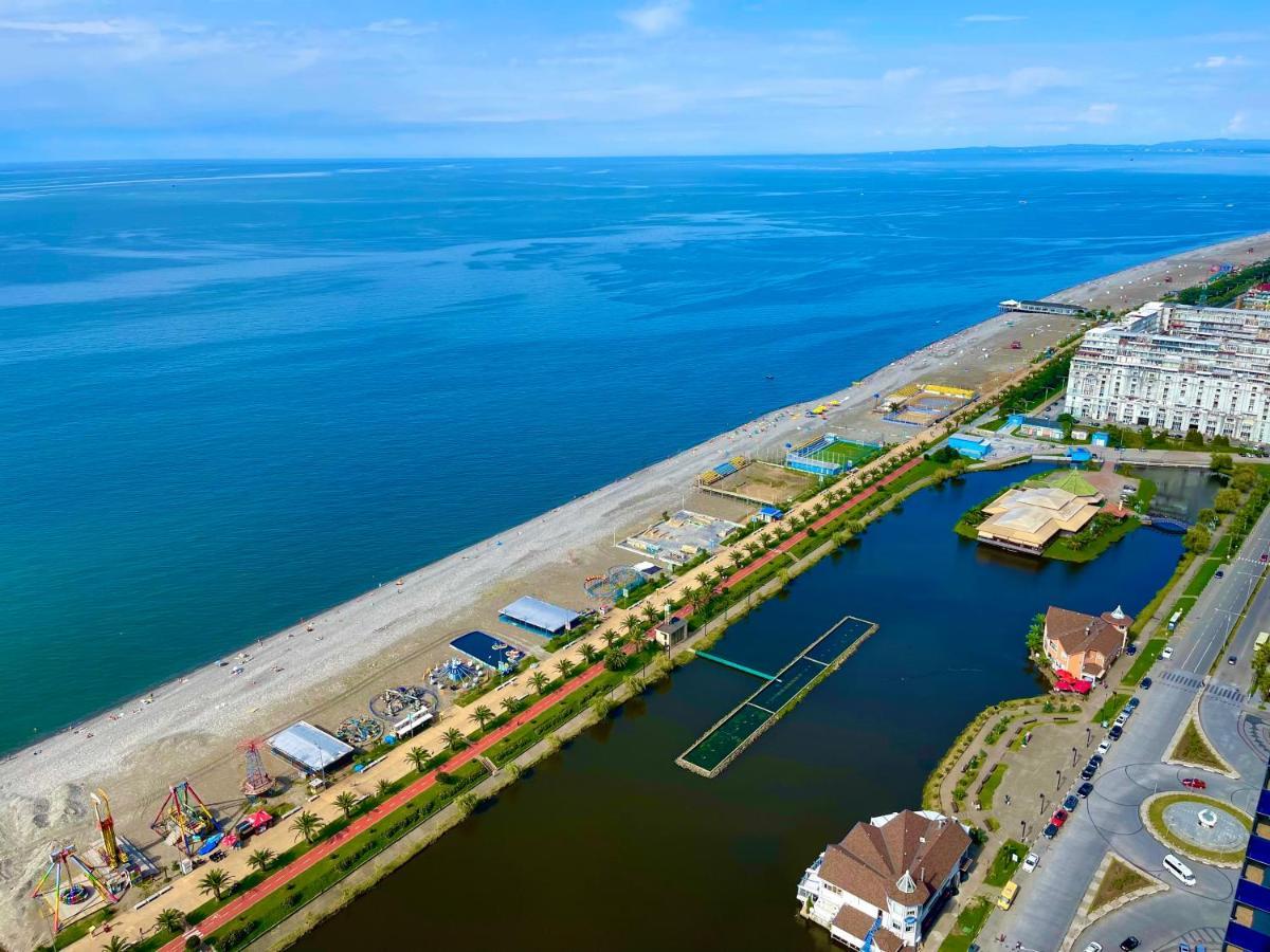 Hellobatumi Lejlighedshotel Eksteriør billede