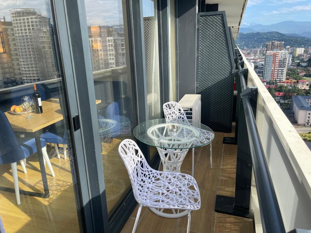 Hellobatumi Lejlighedshotel Eksteriør billede