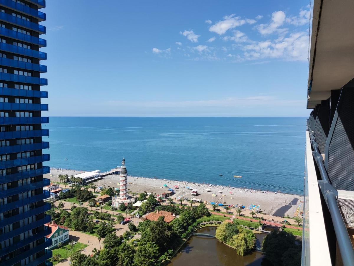 Hellobatumi Lejlighedshotel Eksteriør billede