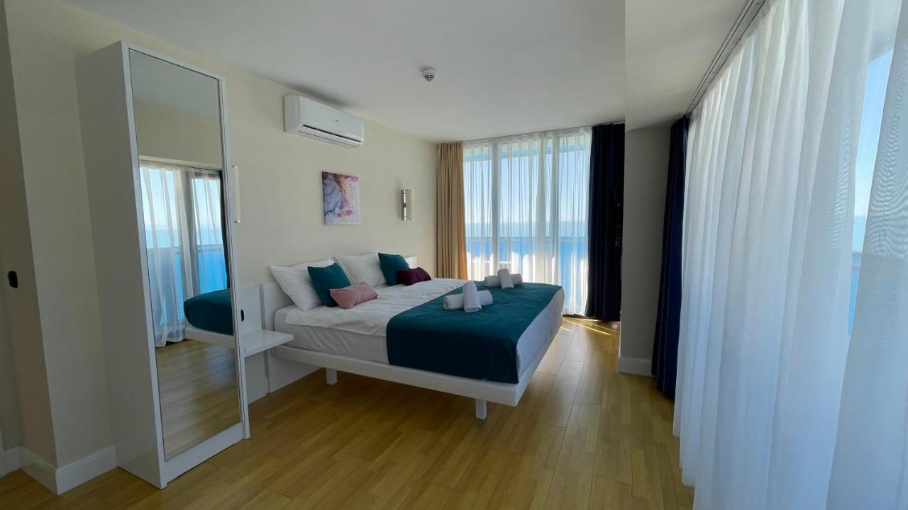 Hellobatumi Lejlighedshotel Eksteriør billede