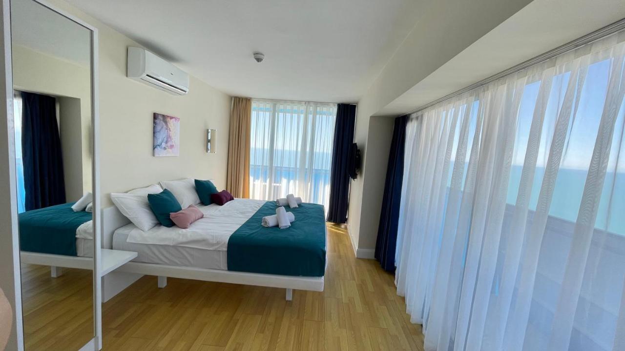 Hellobatumi Lejlighedshotel Eksteriør billede
