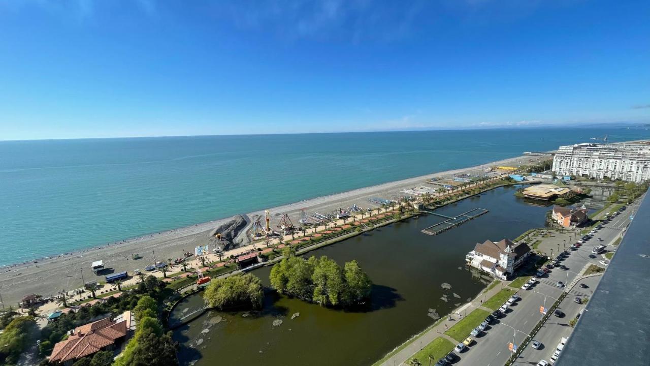 Hellobatumi Lejlighedshotel Eksteriør billede