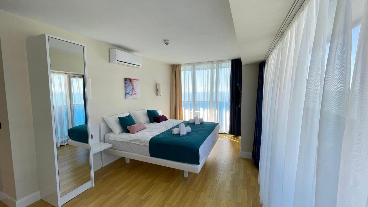 Hellobatumi Lejlighedshotel Eksteriør billede