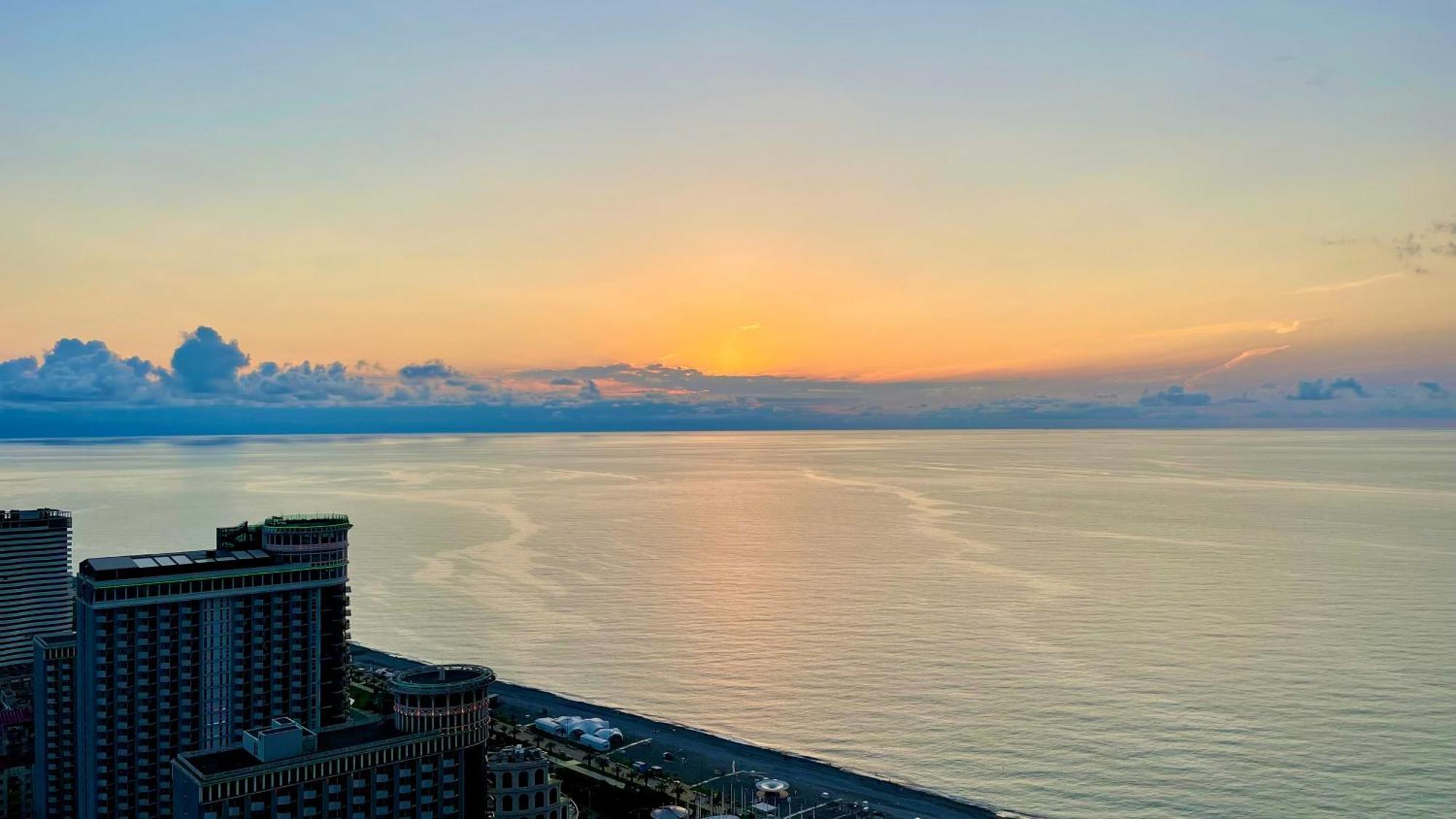 Hellobatumi Lejlighedshotel Værelse billede