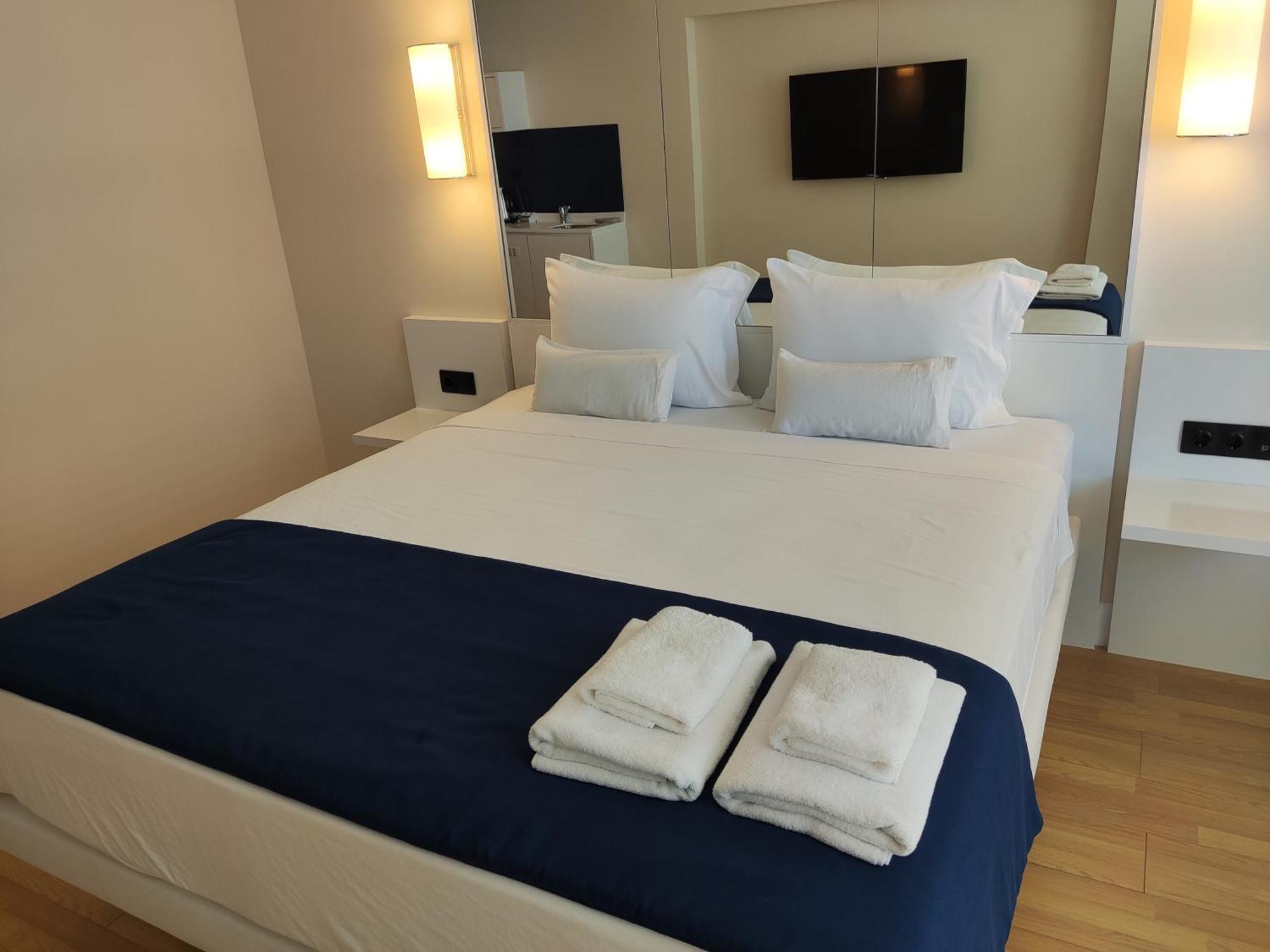 Hellobatumi Lejlighedshotel Eksteriør billede