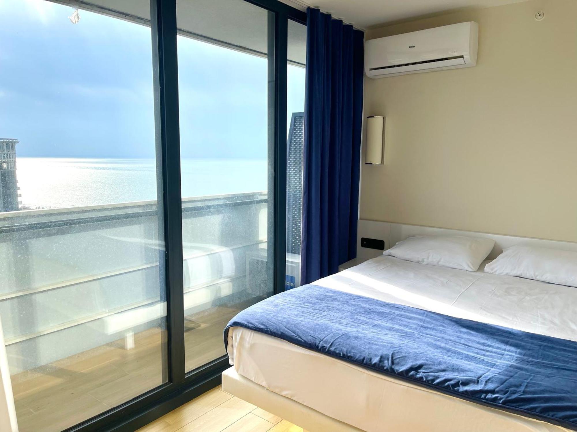 Hellobatumi Lejlighedshotel Eksteriør billede
