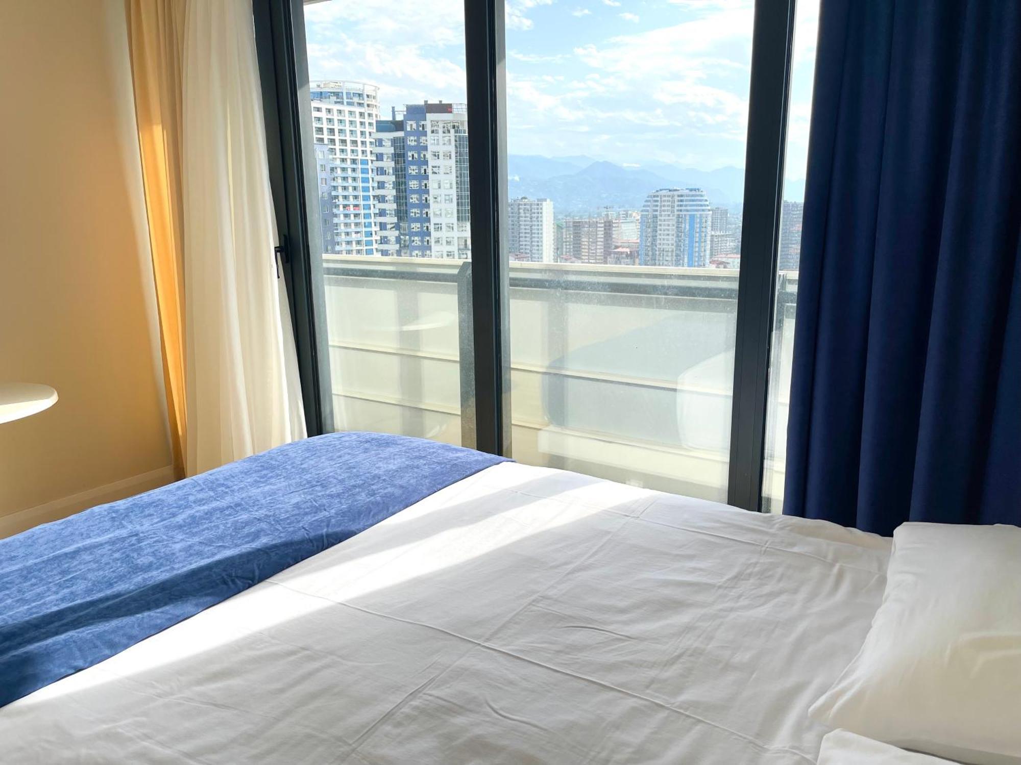 Hellobatumi Lejlighedshotel Eksteriør billede