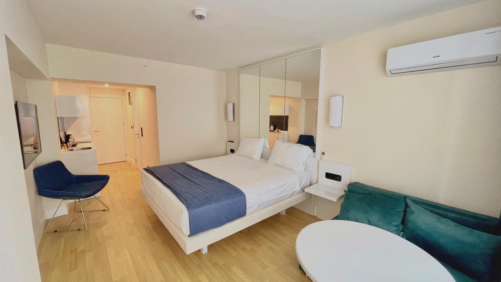 Hellobatumi Lejlighedshotel Eksteriør billede
